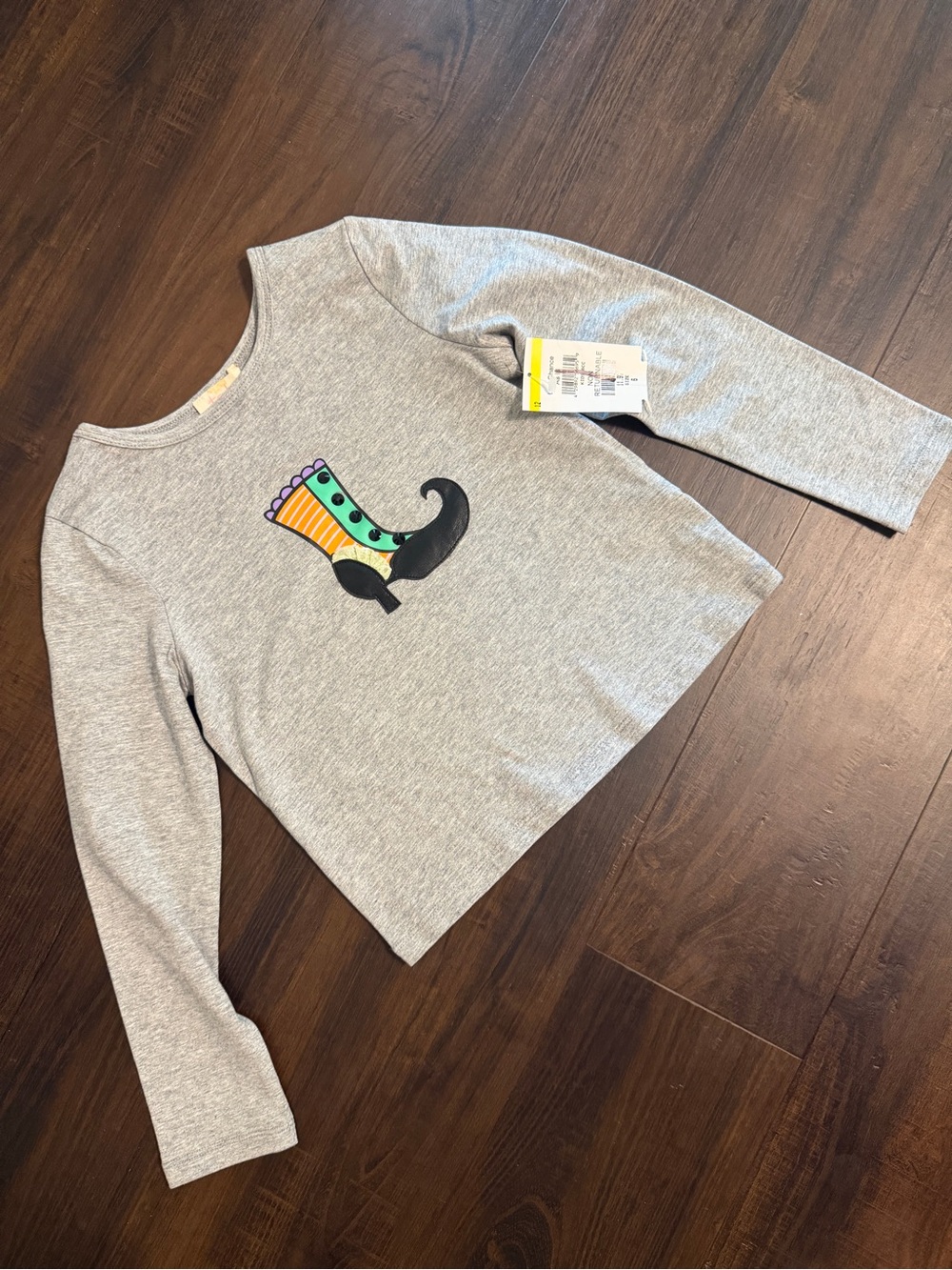 Truly Me Girls Size 6 Gray Long-Sleeve Tee Colorful Halloween Witch Boot Patch